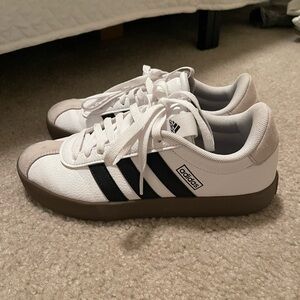 Adidas Women’s VI Court 3.0 Tennis Shoes